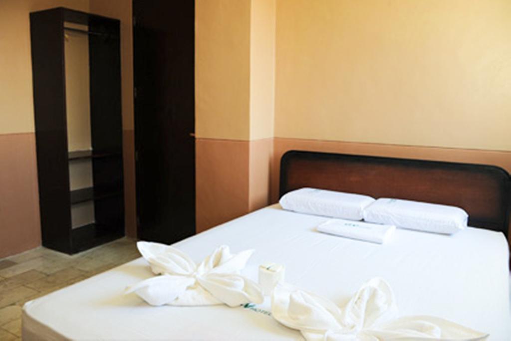 Gv Hotel - Camiguin Mambajao Room photo